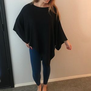 Lululemon yin poncho in black